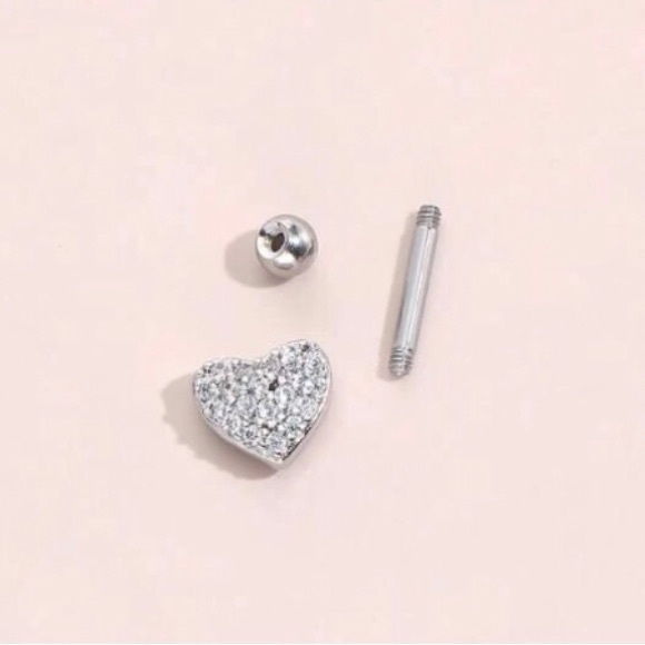 💖 16g 1 Piece CZ Heart Ear Stud NWT - Picture 2 of 10